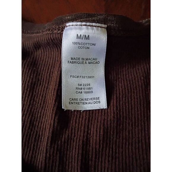 "Avon" brand Jr Top - Size: Medium       (1218) - Picture 2 of 3